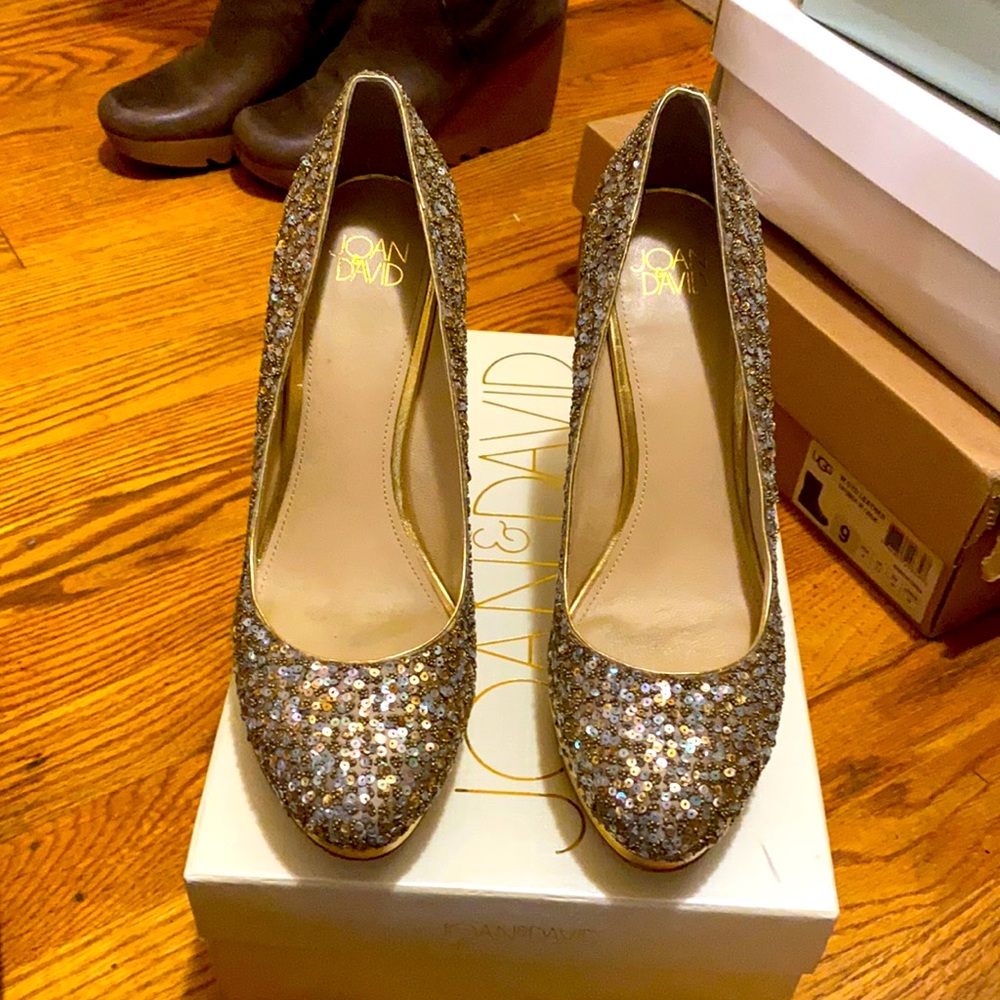 Gold multi sexy heel, excellent condition, great for casual or formal